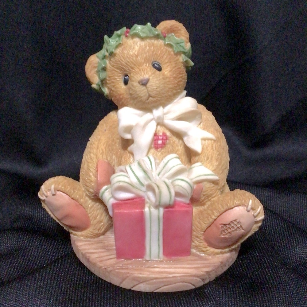 Vintage 1998 Cherished Teddies “Margy”. Collector Figurine
